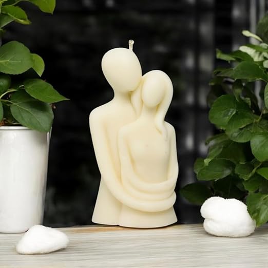Amoura Jasmine Scented Romantic Couple Candle – Soy Wax Hugging Lovers Sculpture | Anniversary & Wedding Gift